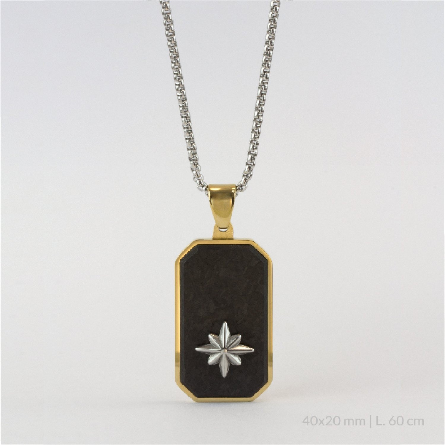 Gargantilla de acero inoxidable.